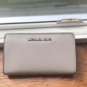 Brand new Michael Kors wallet never used